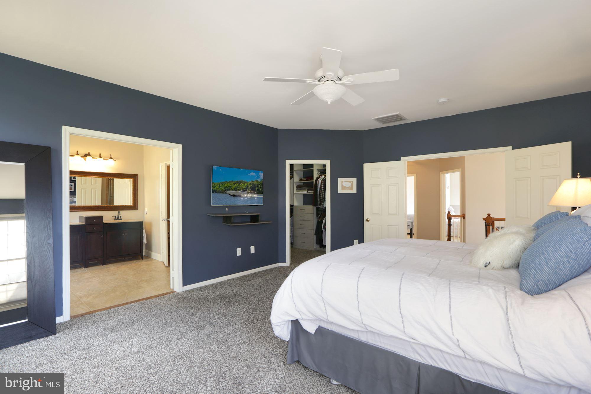 47758 Blockhouse Point Place Sterling, VA 20165 - Photo 22 of 34 Primary suite