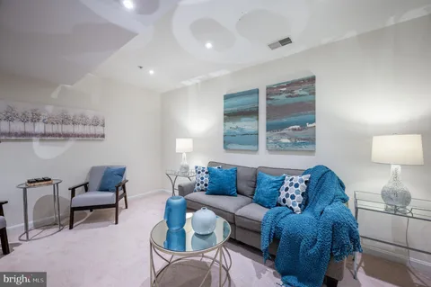 $980,000 | 122 Sanborn Place, Alexandria, VA 22305