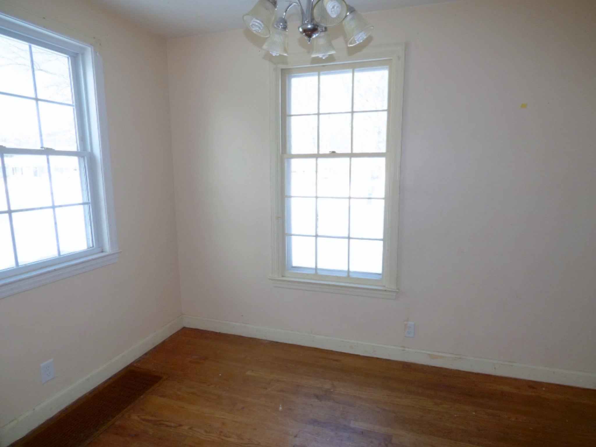 520 Montezuma Road Benton Harbor, MI 49022 - Photo 11 of 25 520_MontezumaRd_11