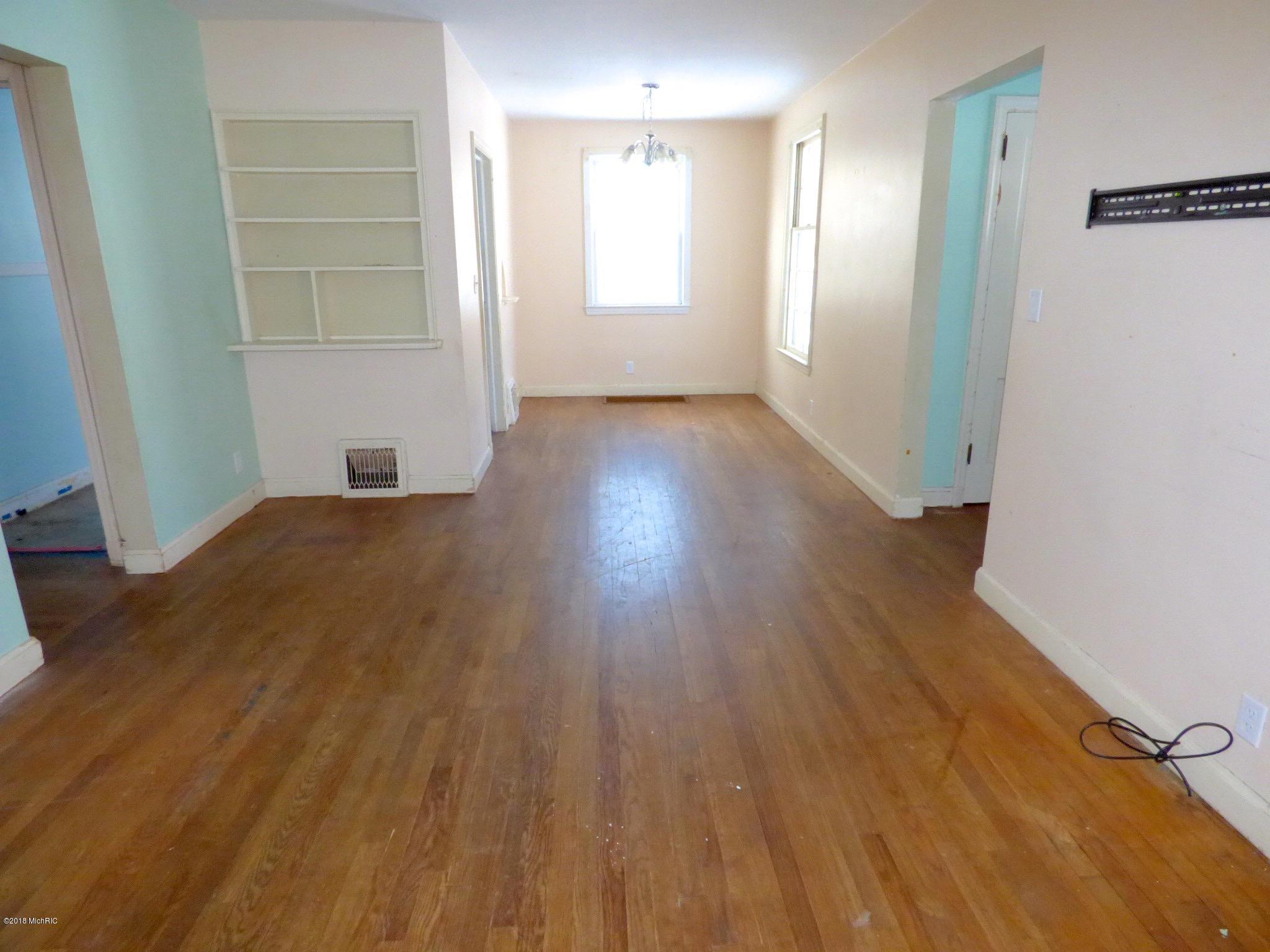 520 Montezuma Road Benton Harbor, MI 49022 - Photo 13 of 25 520_MontezumaRd_13