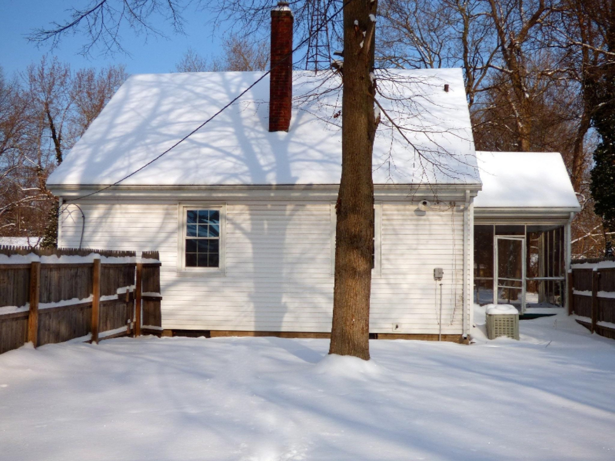 520 Montezuma Road Benton Harbor, MI 49022 - Photo 2 of 25 520_MontezumaRd_02