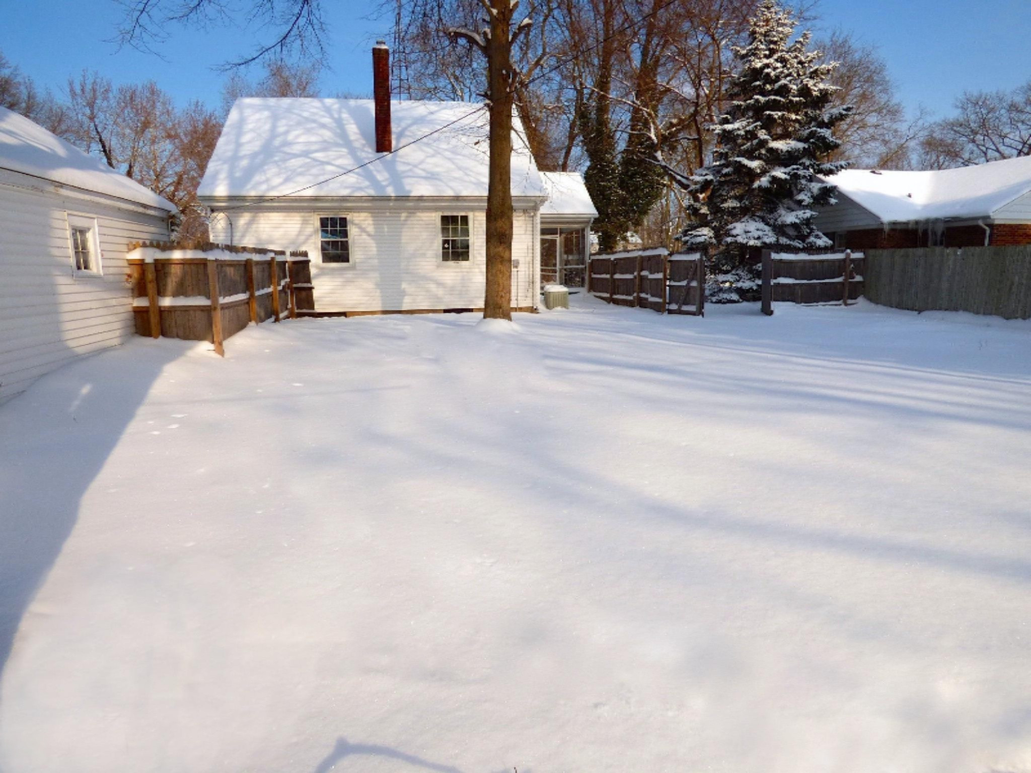 520 Montezuma Road Benton Harbor, MI 49022 - Photo 7 of 25 520_MontezumaRd_07