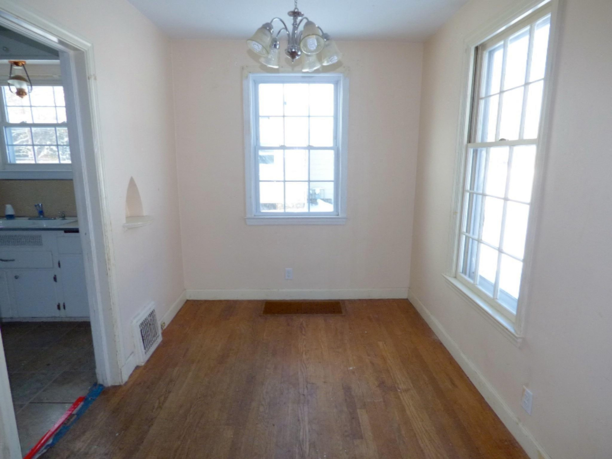 520 Montezuma Road Benton Harbor, MI 49022 - Photo 10 of 25 520_MontezumaRd_10
