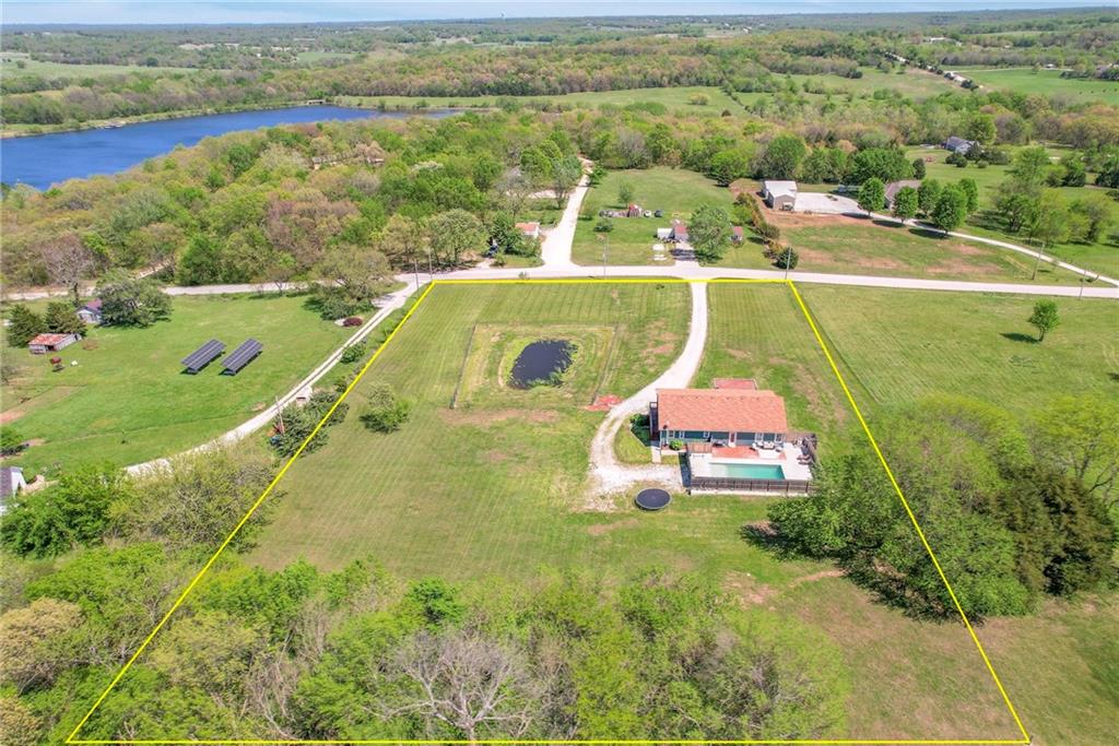 30960 Somerset Road Paola, KS 66071 - Photo 7 of 38