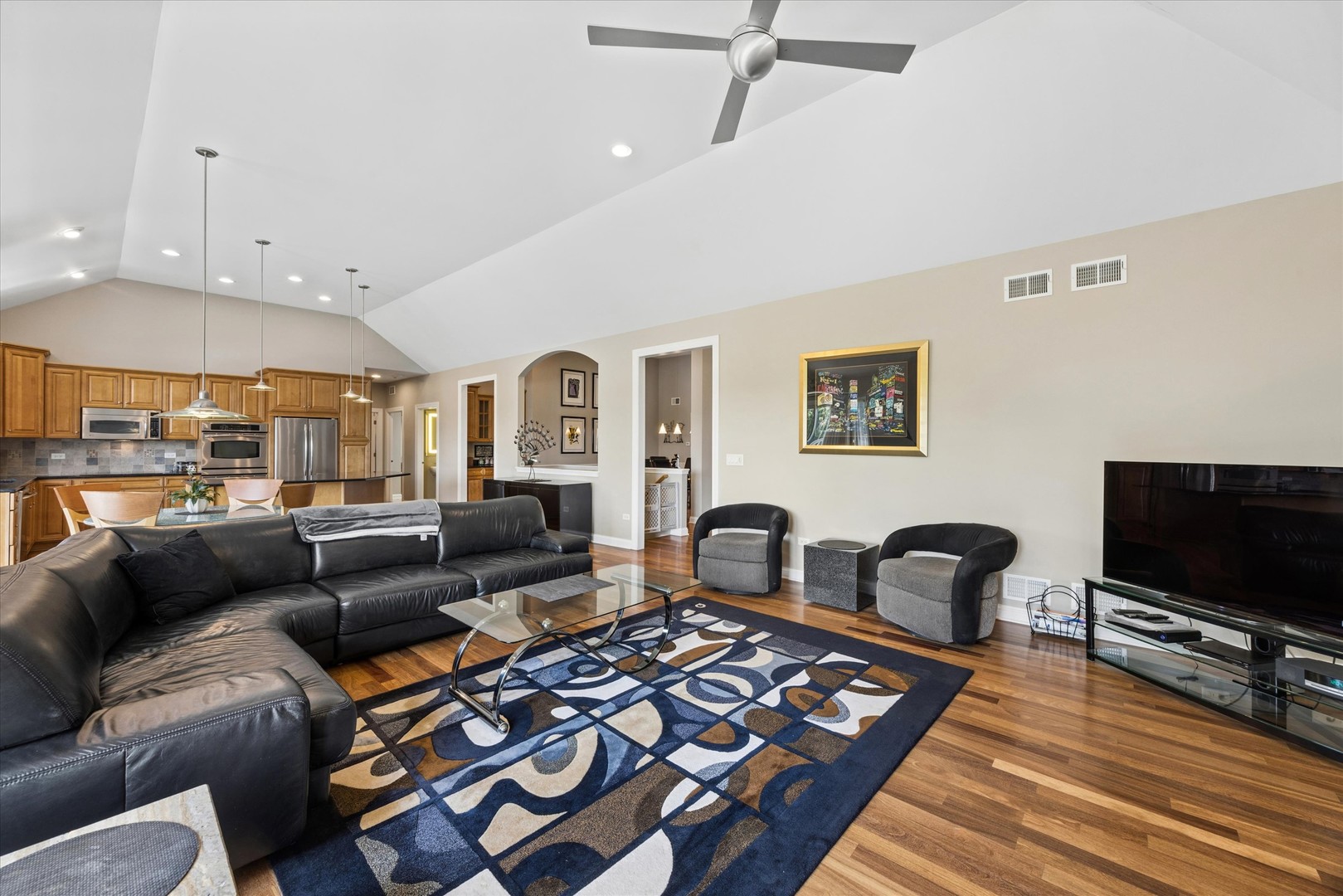 4124 Champion Road Naperville, IL 60564 - Photo 8 of 38