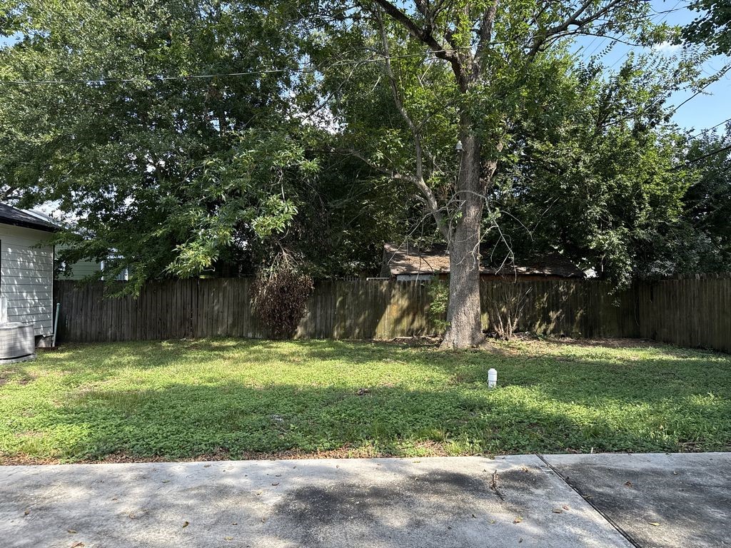 4522 Dewberry Street Houston, TX 77021 - Photo 12 of 23