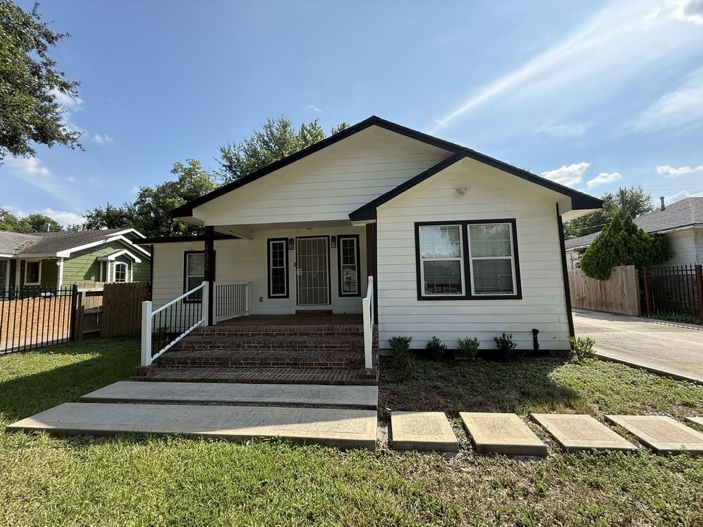 4522 Dewberry Street Houston, TX 77021 - Photo 2 of 23