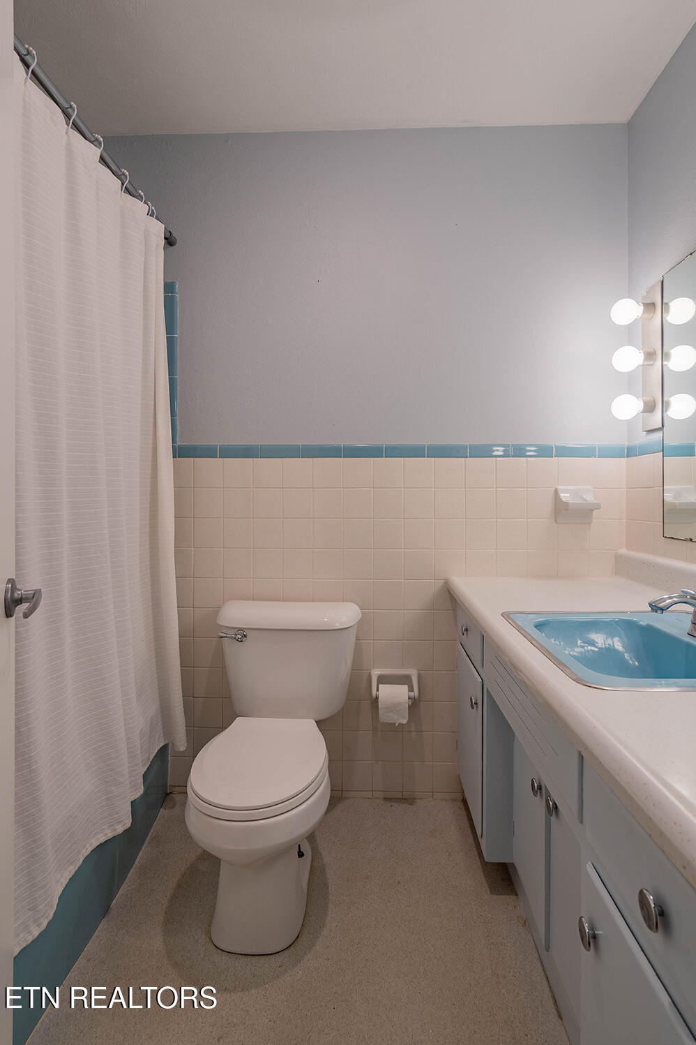 909 West Outer Drive Oak Ridge, TN 37830 - Photo 11 of 34 A7300061-HDR