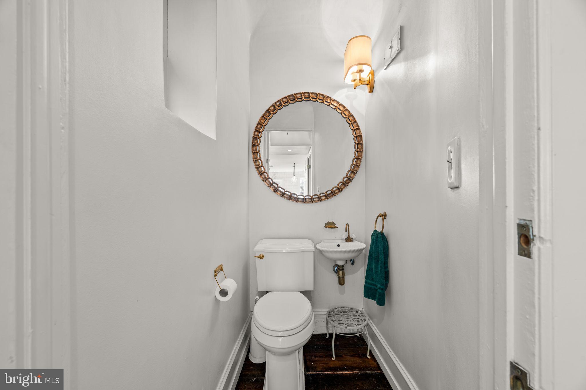 604 Spruce Street Philadelphia, PA 19106 - Photo 13 of 69 a bathroom with a toilet and a sink