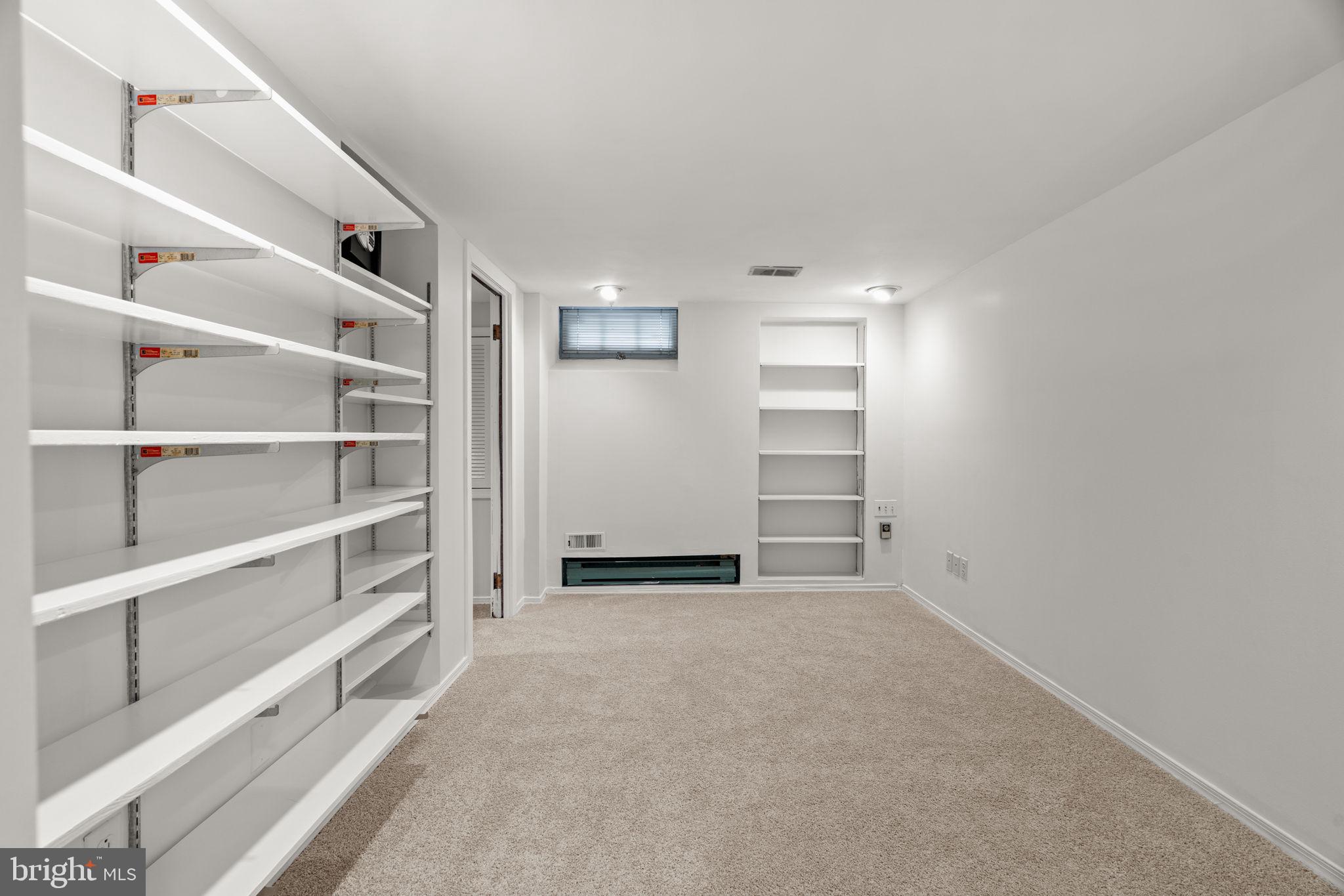 604 Spruce Street Philadelphia, PA 19106 - Photo 60 of 69 a view of an empty walk in closet