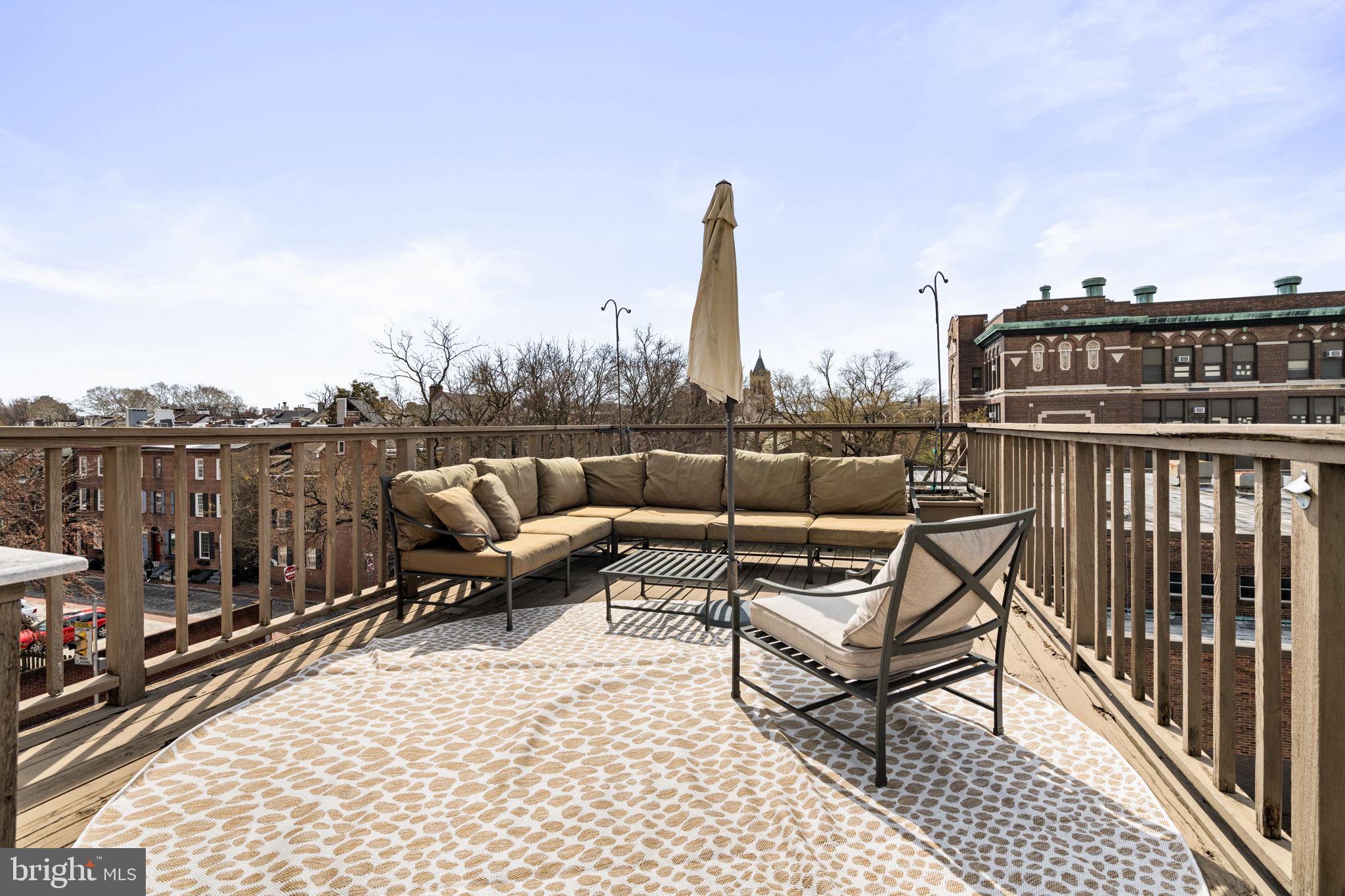604 Spruce Street Philadelphia, PA 19106 - Photo 64 of 69 a view of a terrace with chairs