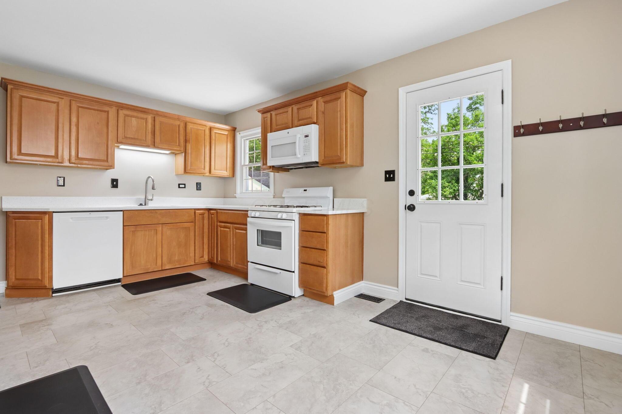 3022 Templeton Road Columbus, OH 43209 - Photo 10 of 38 Kitchen 1-1