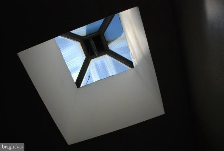 4204 Falls Road Baltimore, MD 21211 - Photo 11 of 21 Sky light in the hall bath.