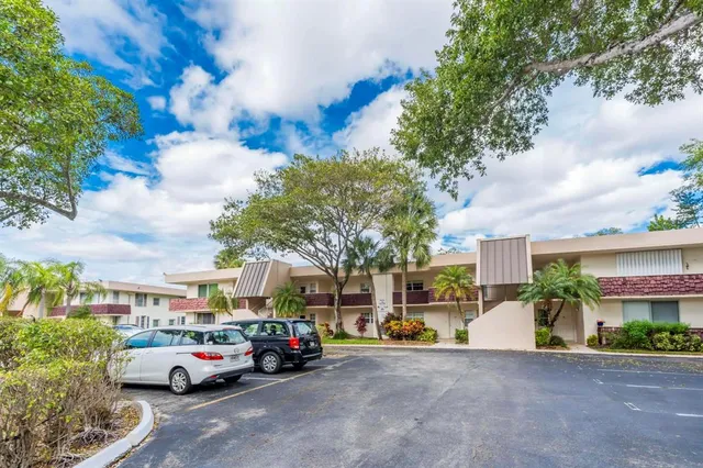 $179,900 | 2951 South Palm Aire Drive, Unit 202, Pompano Beach, FL 33069