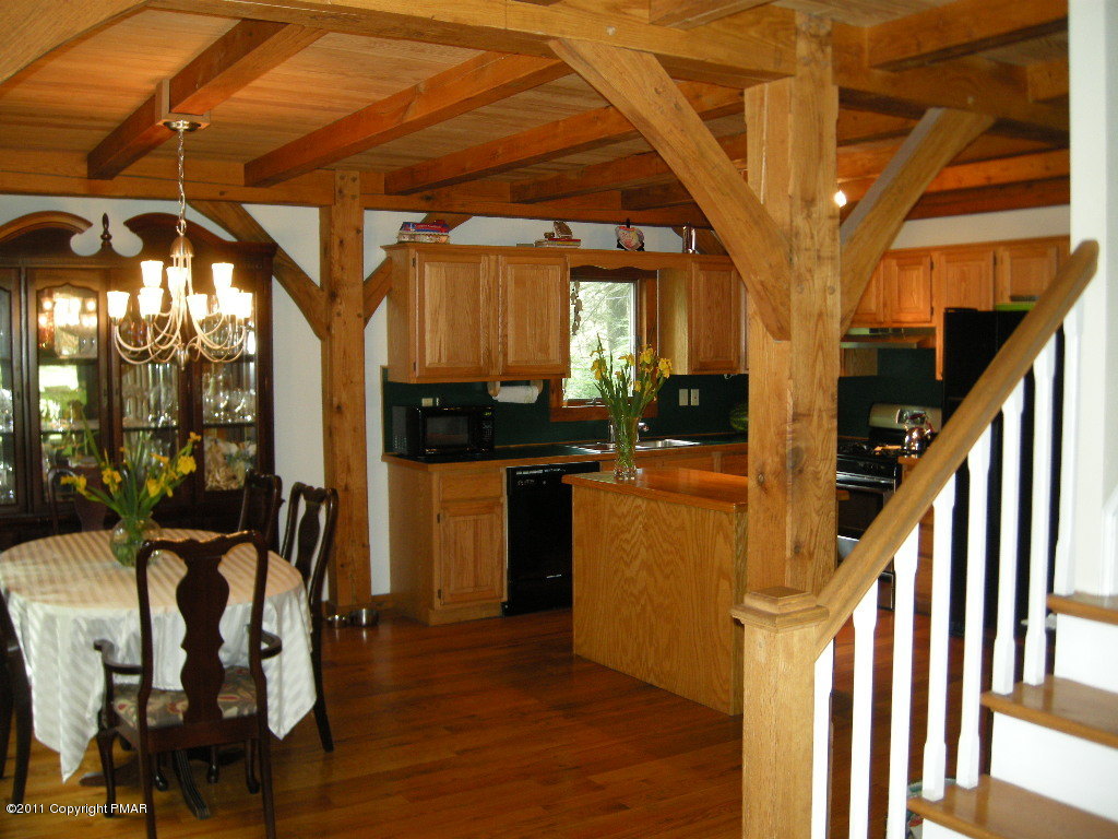 112 Spring Lane Cresco, PA 18326 - Photo 13 of 31 Kitchen/Dining