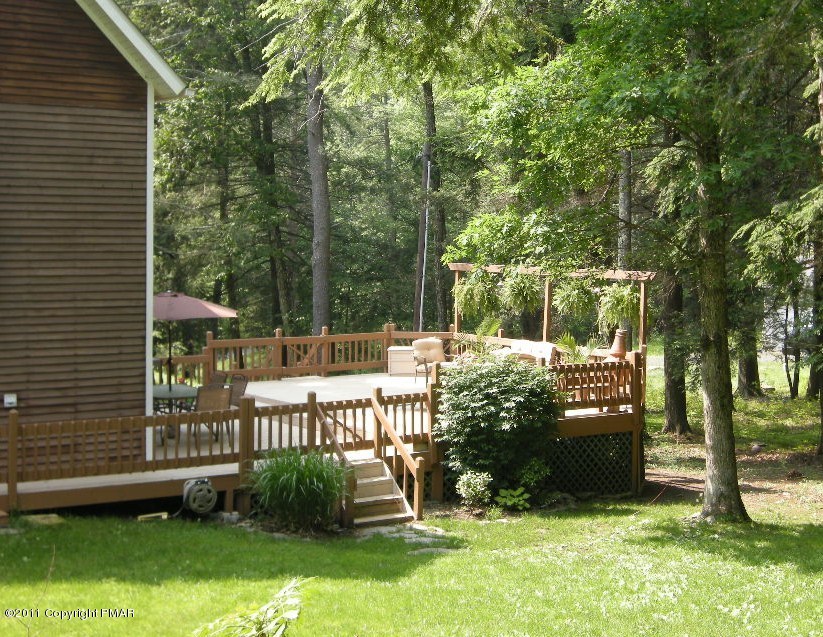 112 Spring Lane Cresco, PA 18326 - Photo 28 of 31 Yard/Deck
