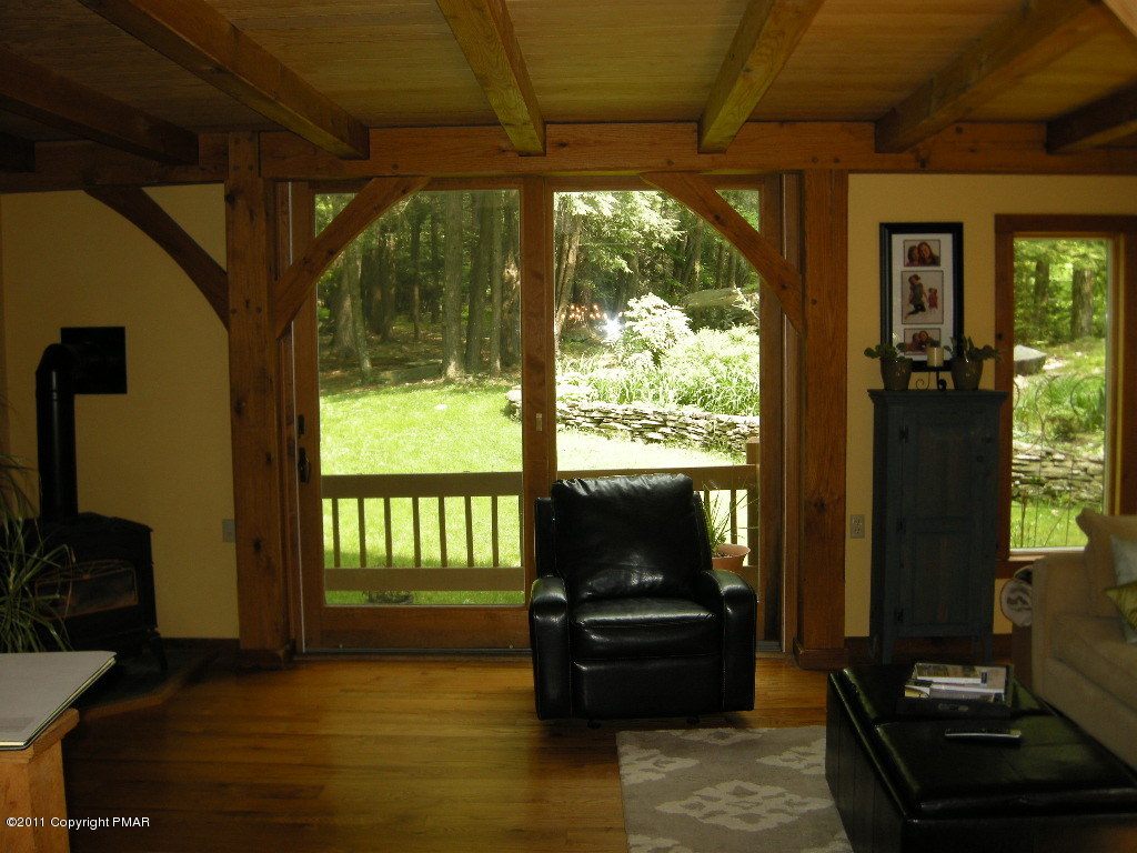 112 Spring Lane Cresco, PA 18326 - Photo 6 of 31 Living Area