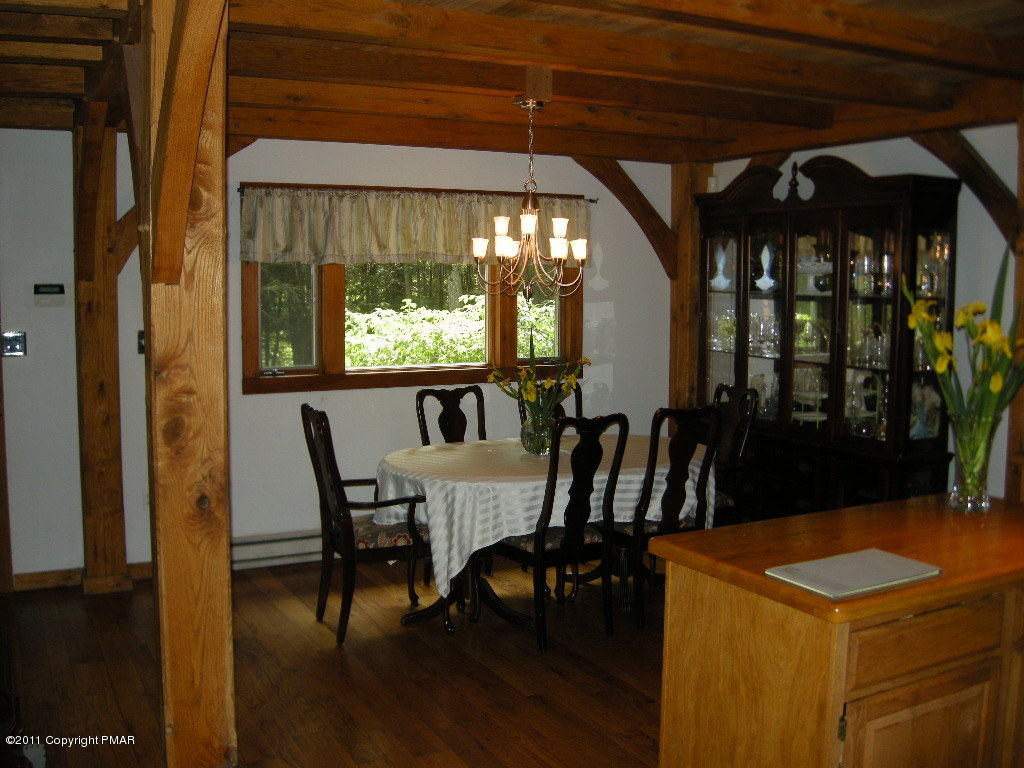 112 Spring Lane Cresco, PA 18326 - Photo 7 of 31 Dining Area