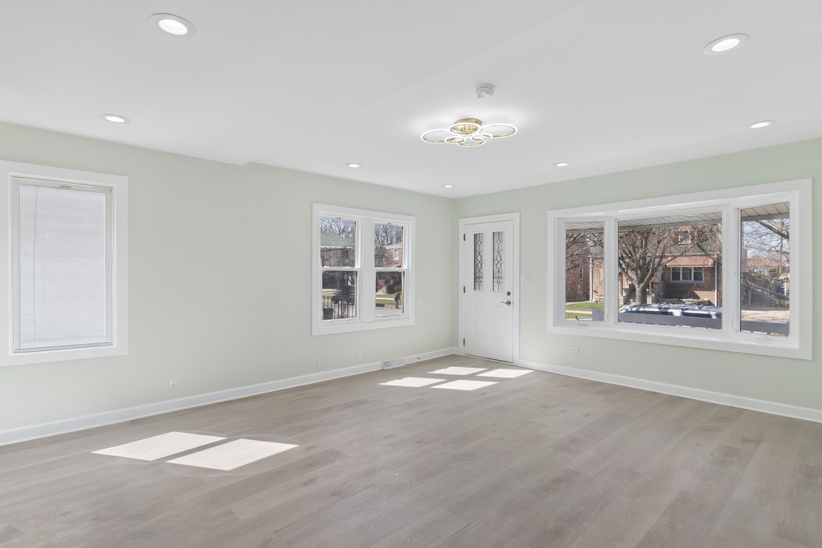 6347 South Kenneth Avenue Chicago, IL 60629 - Photo 19 of 40 an empty room with windows