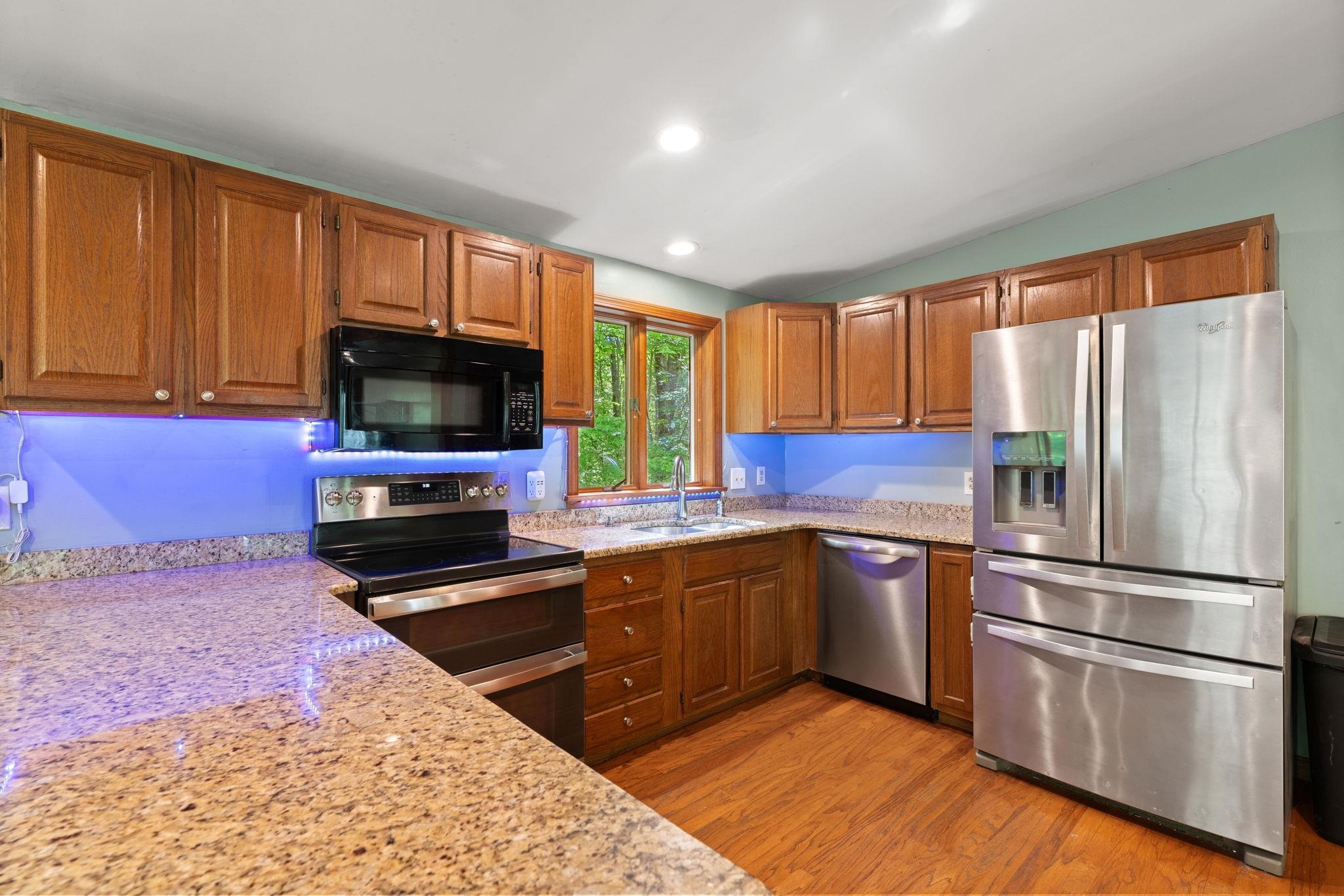 540 Main Street Sandown, NH 03873 - Photo 15 of 49