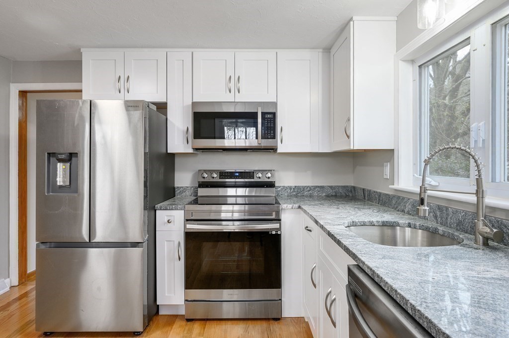 27 Paddock Road Bridgewater, MA 02324 - Photo 11 of 36 Gallery Image 11