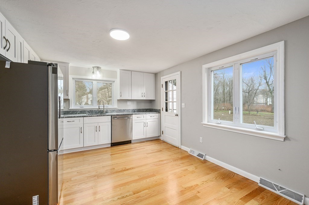 27 Paddock Road Bridgewater, MA 02324 - Photo 8 of 36 Gallery Image 8