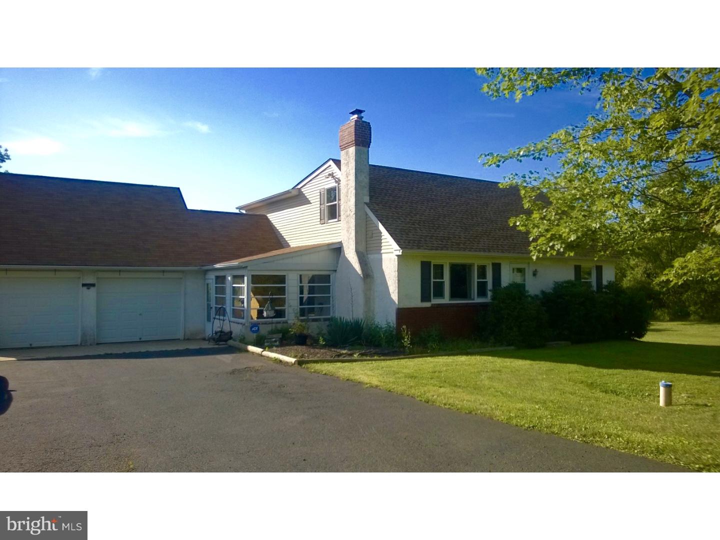 2792 Bedminster Road Perkasie, PA 18944 - Photo 2 of 19 Exterior Front