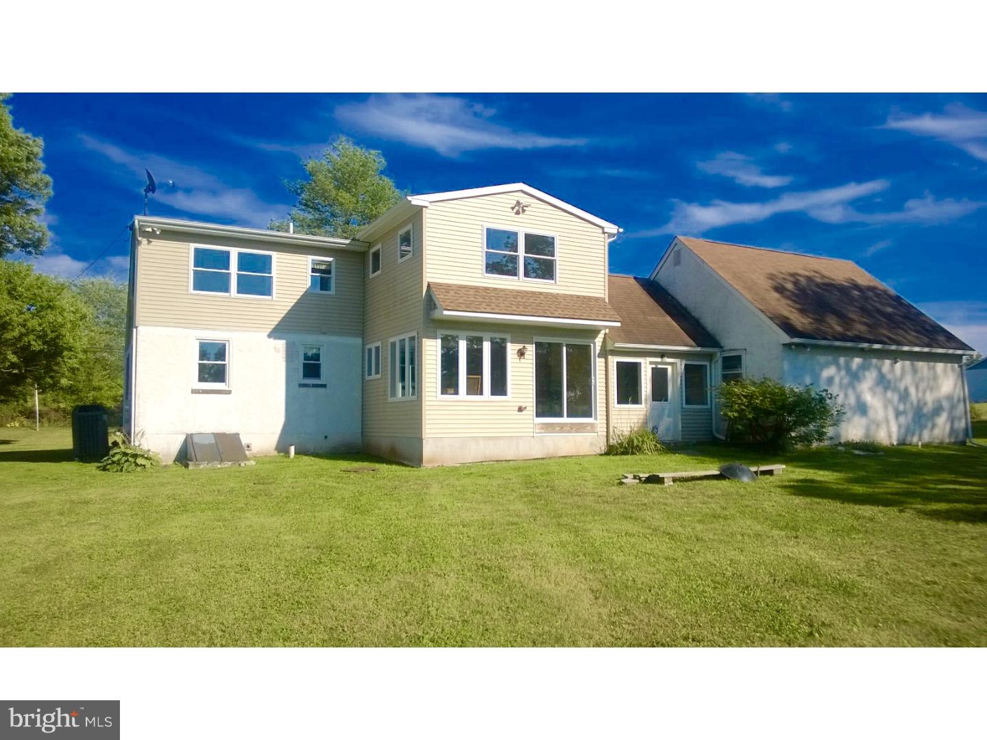 2792 Bedminster Road Perkasie, PA 18944 - Photo 3 of 19 Exterior Back