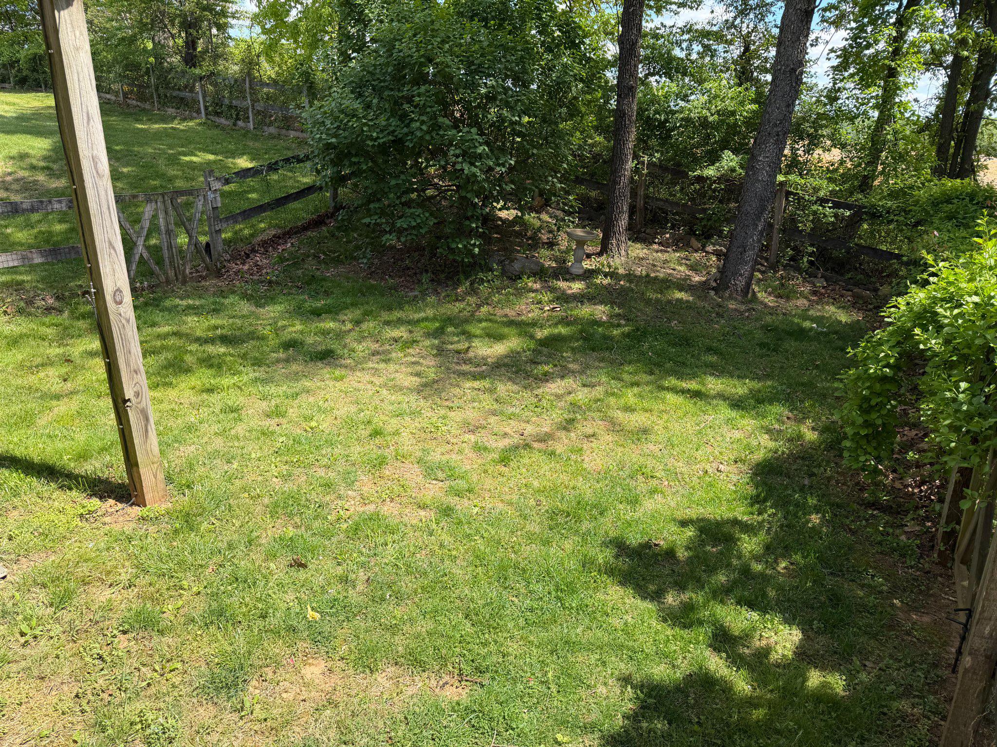 4001 Young Road Manchester, MD 21102 - Photo 59 of 65 Small fenced side yard.