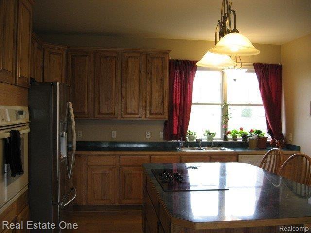 6131 Perry Road Grand Blanc, MI 48439 - Photo 9 of 16 KITCHEN 2