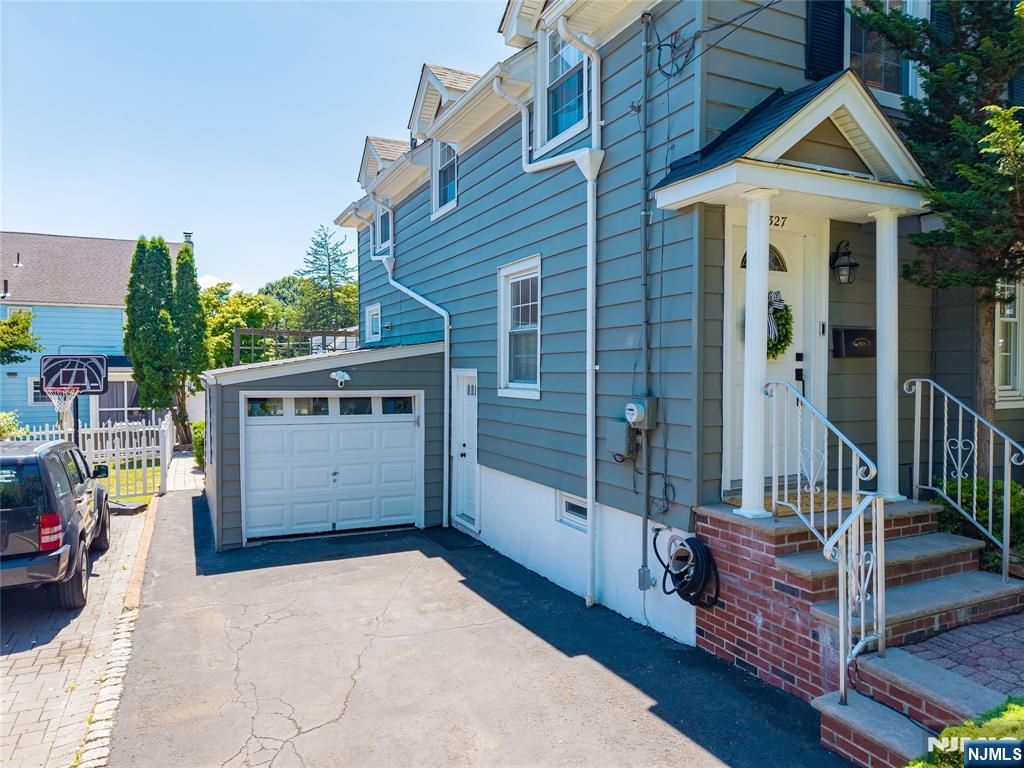 327 Chestnut Street Nutley, NJ 07110 - Photo 25 of 33