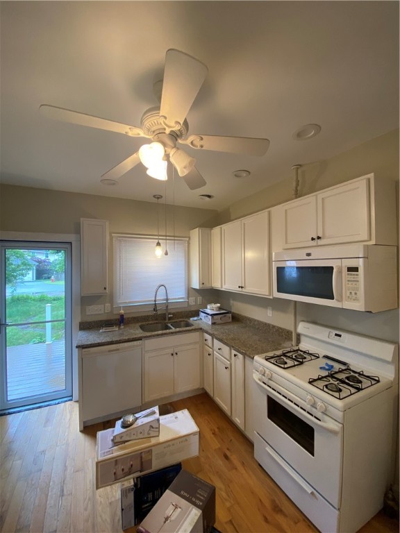 86 Bluff Avenue Warwick, RI 02889 - Photo 2 of 20