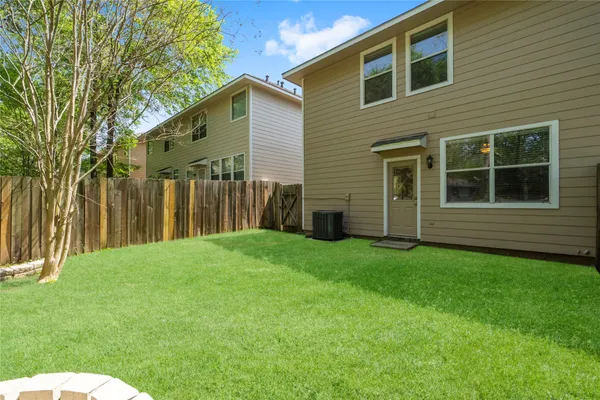 $2,000 | 15 Blue Creek Place, The Woodlands, TX 77382