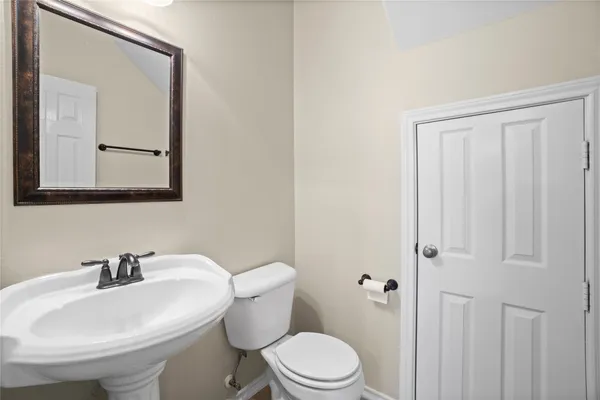 $2,000 | 15 Blue Creek Place, The Woodlands, TX 77382