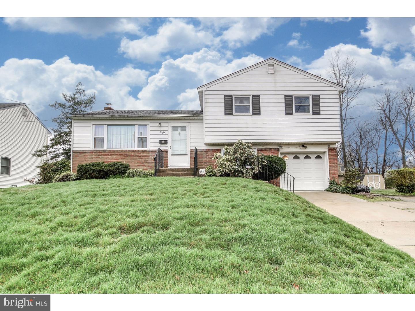 906 Woodlane Road Mount Holly, NJ 08060 - Photo 1 of 20 Gallery Image 1