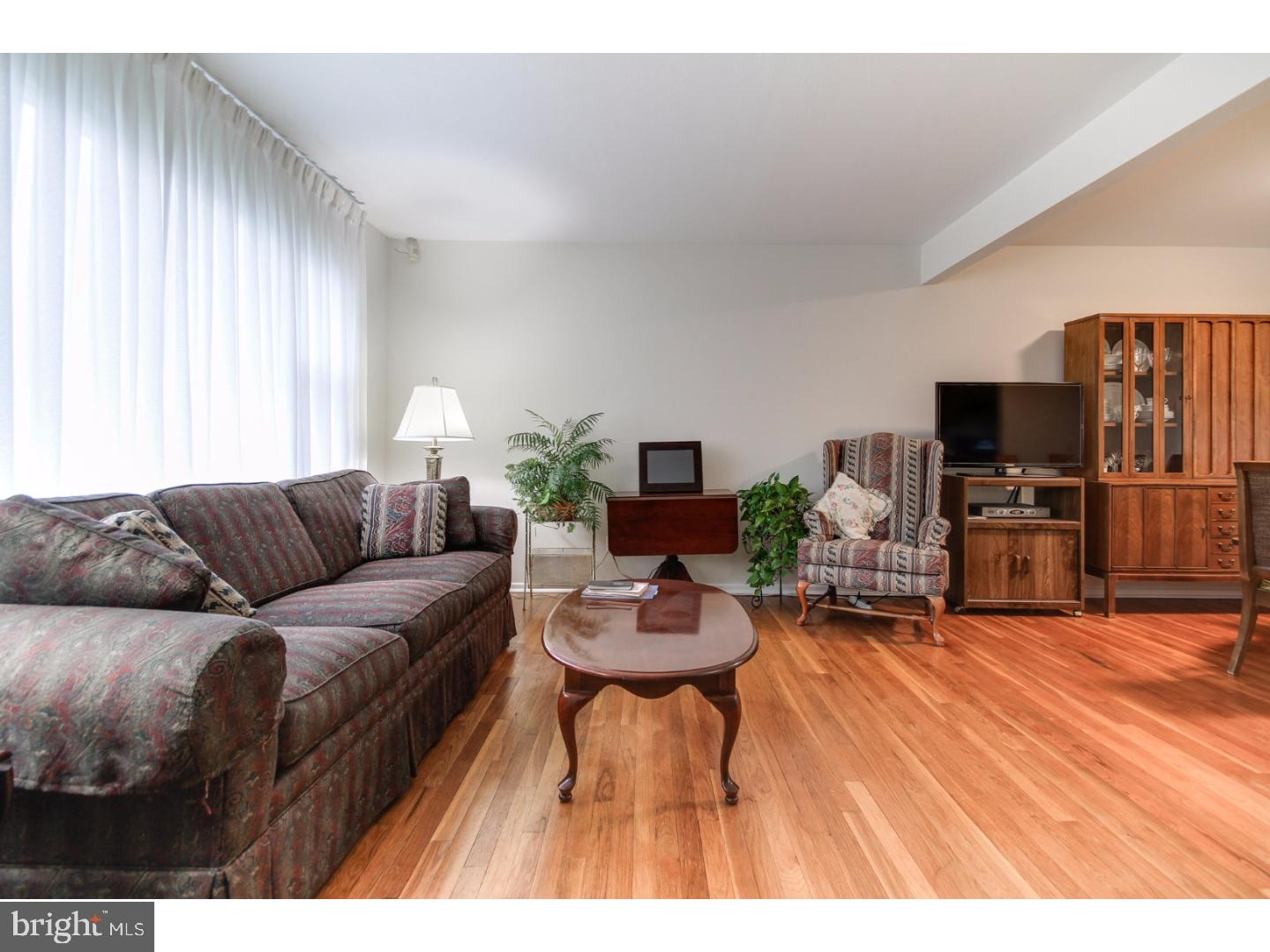 906 Woodlane Road Mount Holly, NJ 08060 - Photo 2 of 20 Gallery Image 2