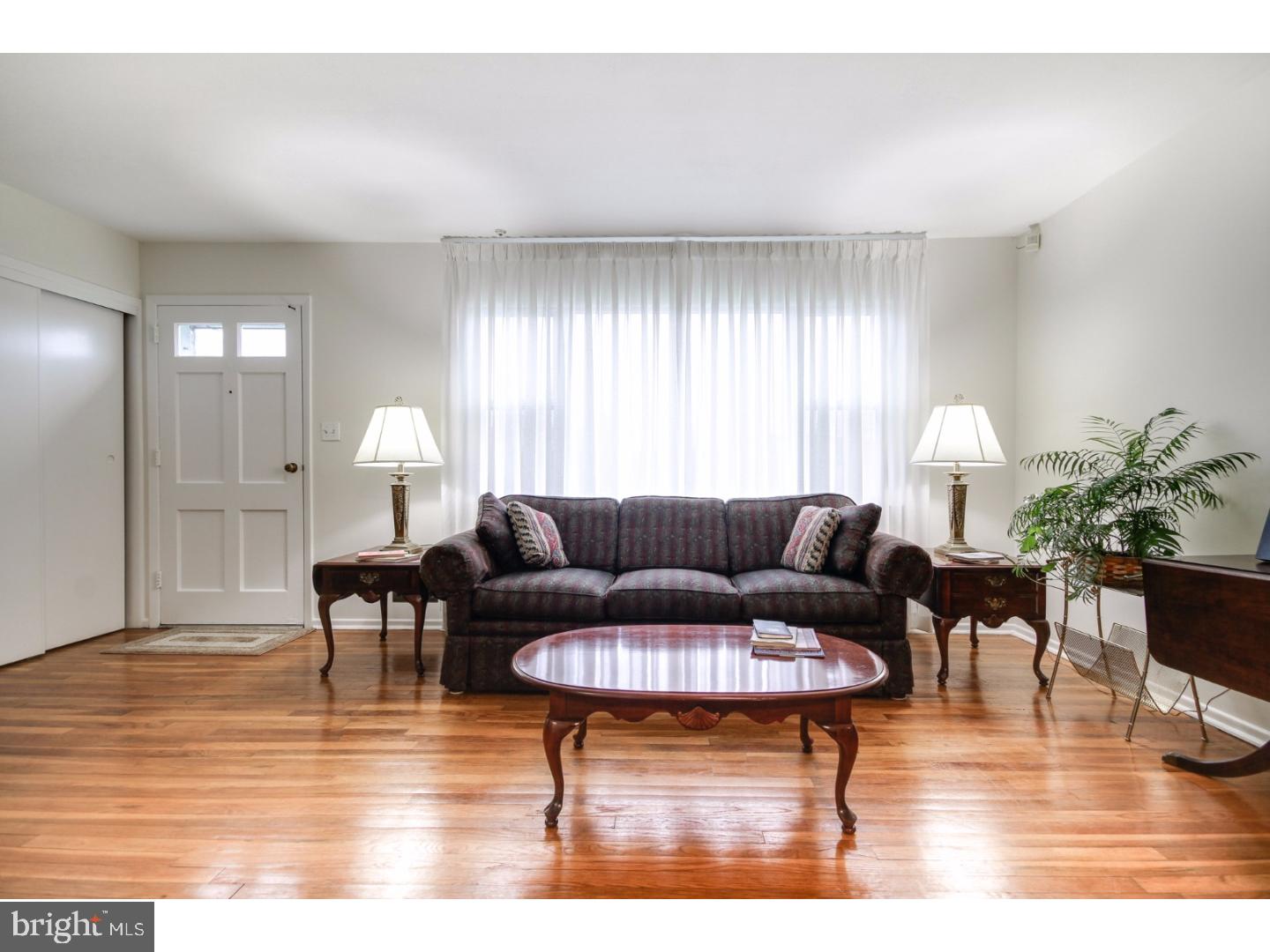 906 Woodlane Road Mount Holly, NJ 08060 - Photo 4 of 20 Gallery Image 4