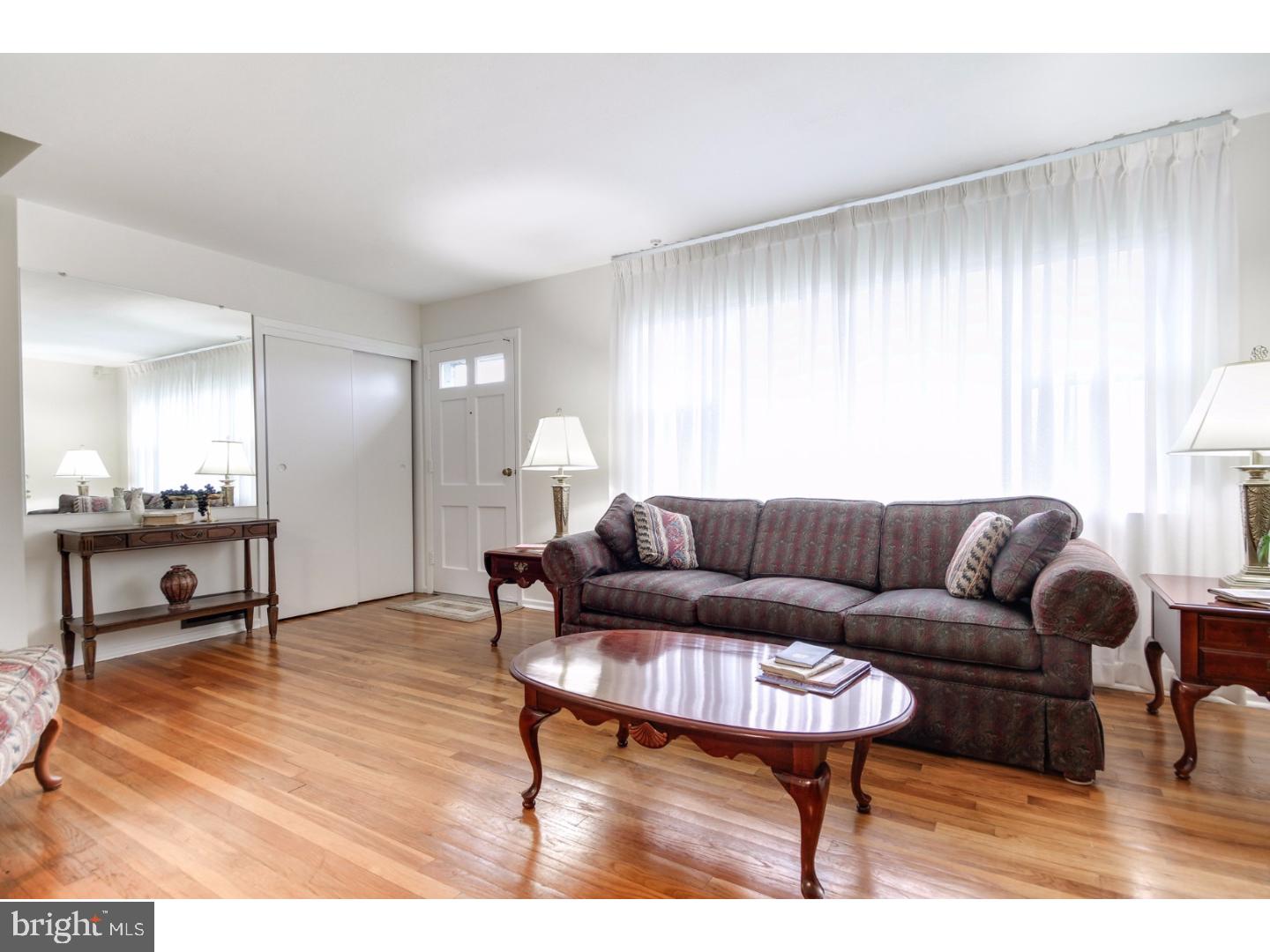 906 Woodlane Road Mount Holly, NJ 08060 - Photo 5 of 20 Gallery Image 5