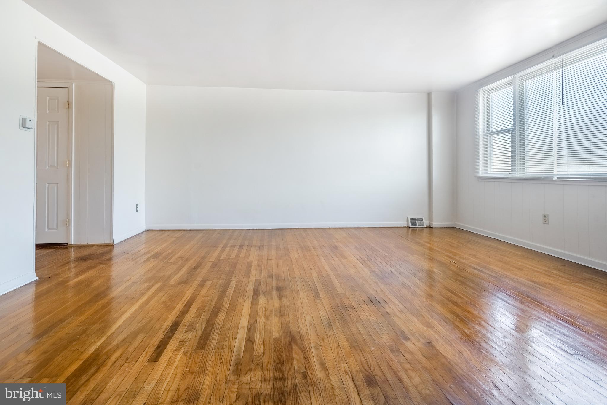 3916 Powell Road Brookhaven, PA 19015 - Photo 5 of 44