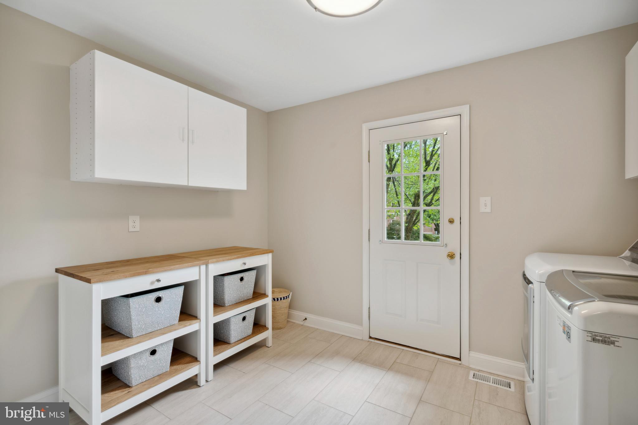 6 Paul Road Wayne, PA 19087 - Photo 20 of 52 1st Floor Mudroom and Laundry Room