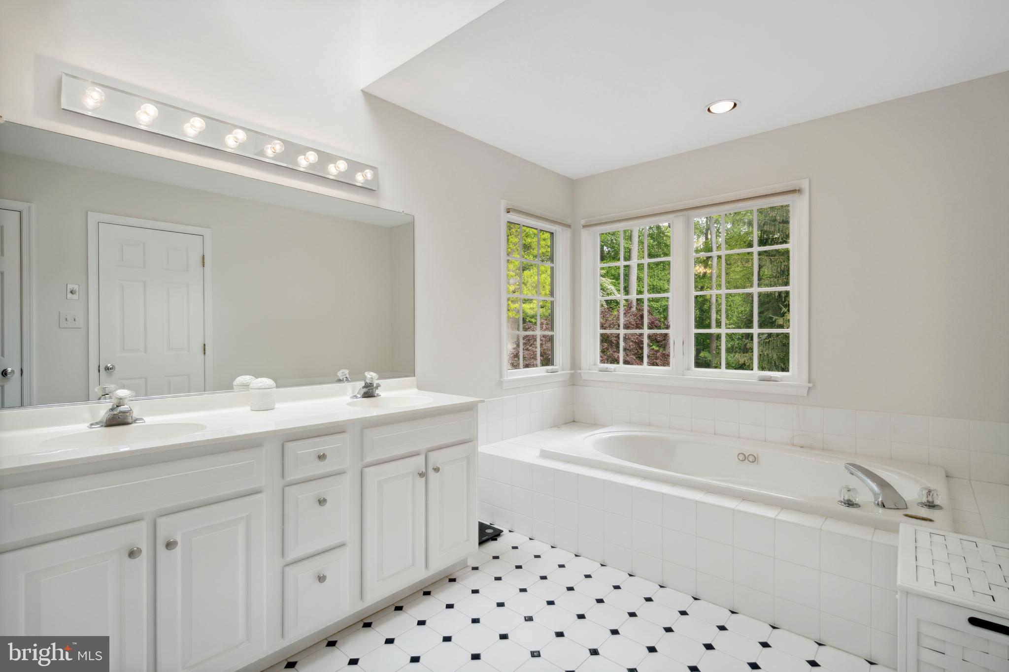 6 Paul Road Wayne, PA 19087 - Photo 30 of 52 Primary Bathroom