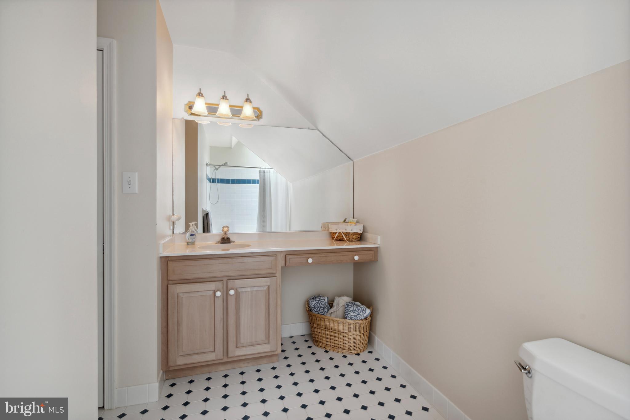 6 Paul Road Wayne, PA 19087 - Photo 37 of 52 3rd Floor (4th Full) Bathroom