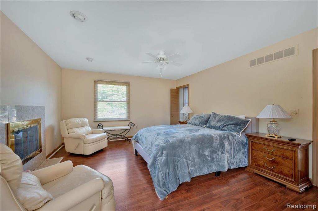 20779 Marter Road Grosse Pointe Woods, MI 48236 - Photo 25 of 39