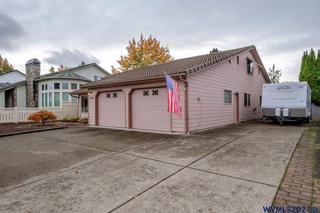 1749 Springtime Court Northeast Keizer, OR 97303 - Photo 36 of 42 Gallery Image 36