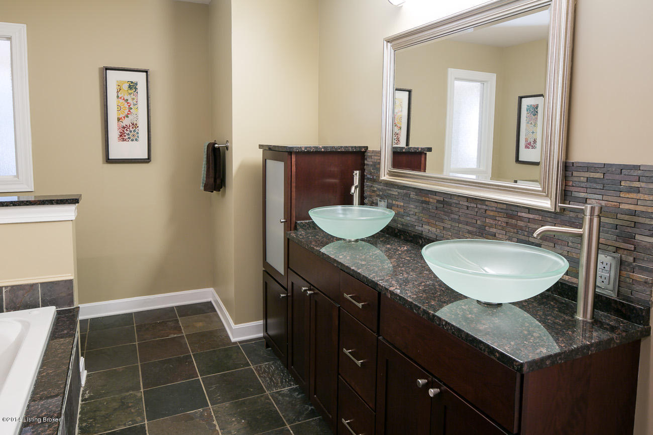 1734 Gresham Road Louisville, KY 40205 - Photo 23 of 35 Master bath