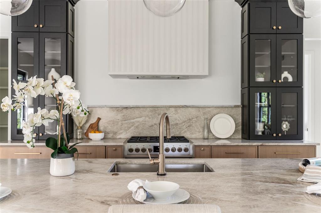 551 Sunset Drive Norcross, GA 30071 - Photo 12 of 45 a living room with furniture