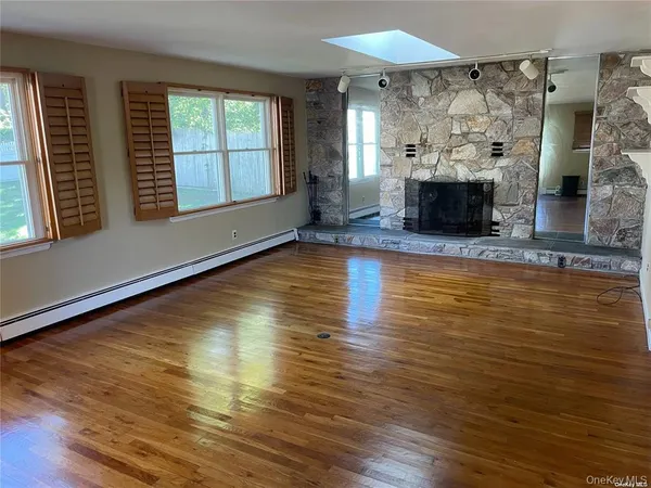 $4,000 | 217 Greeley Avenue, Sayville, NY 11782
