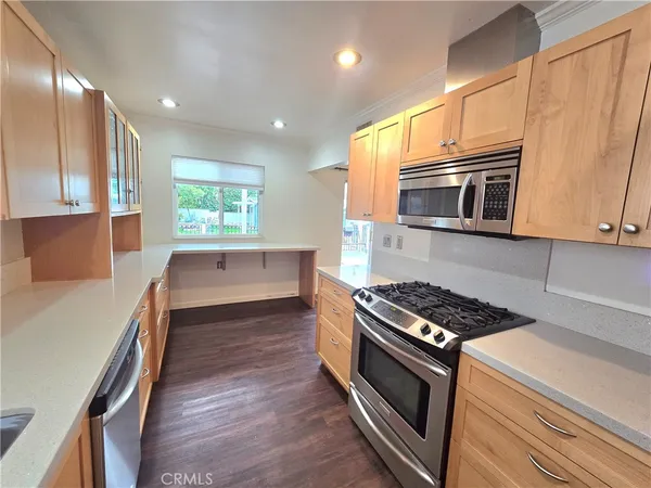 $3,300 | 896 Altura Way, Unit A, Upland, CA 91786