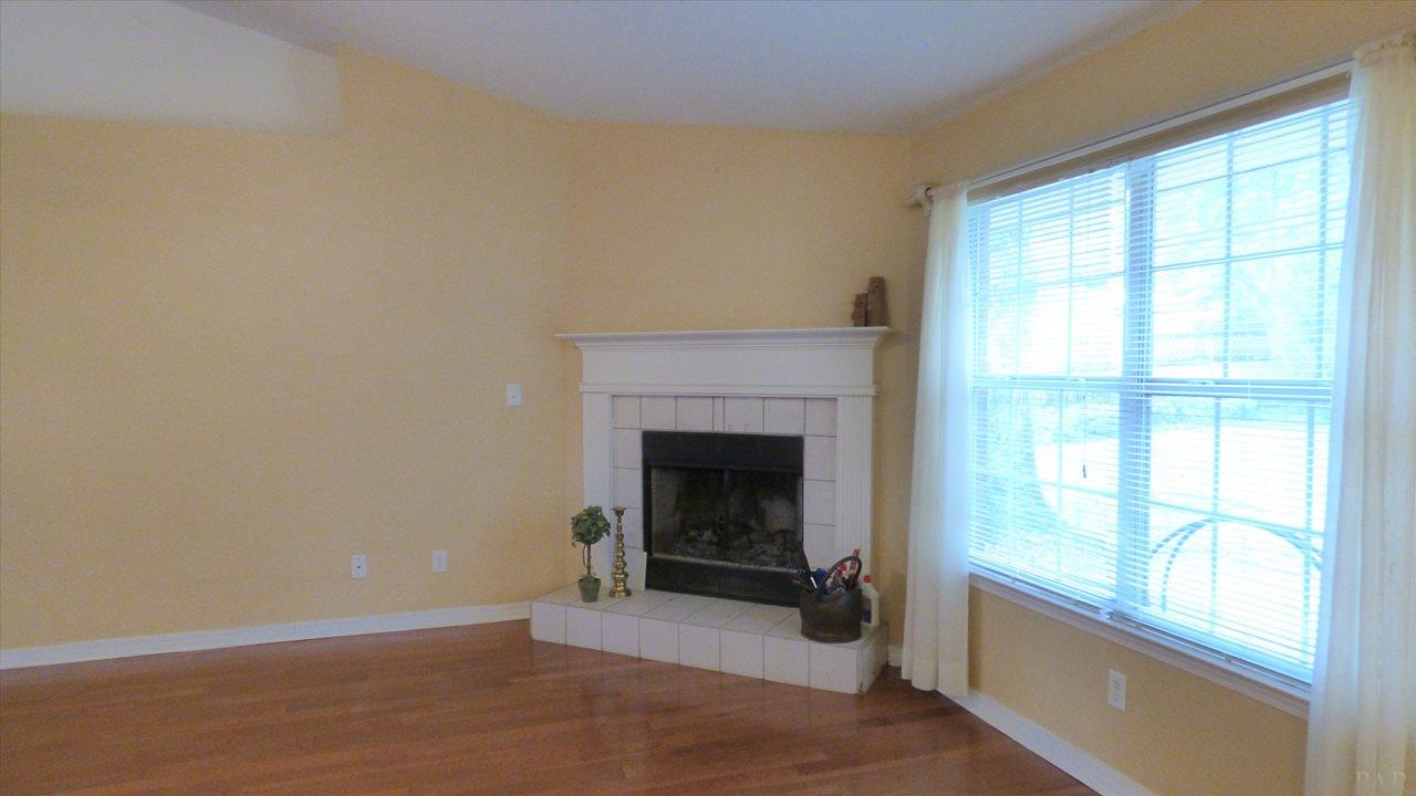 5979 Ridgeview Drive Milton, FL 32570 - Photo 4 of 34