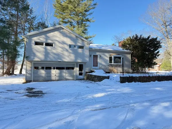 $561,400 | 118 Winnicutt Road, Stratham, NH 03885